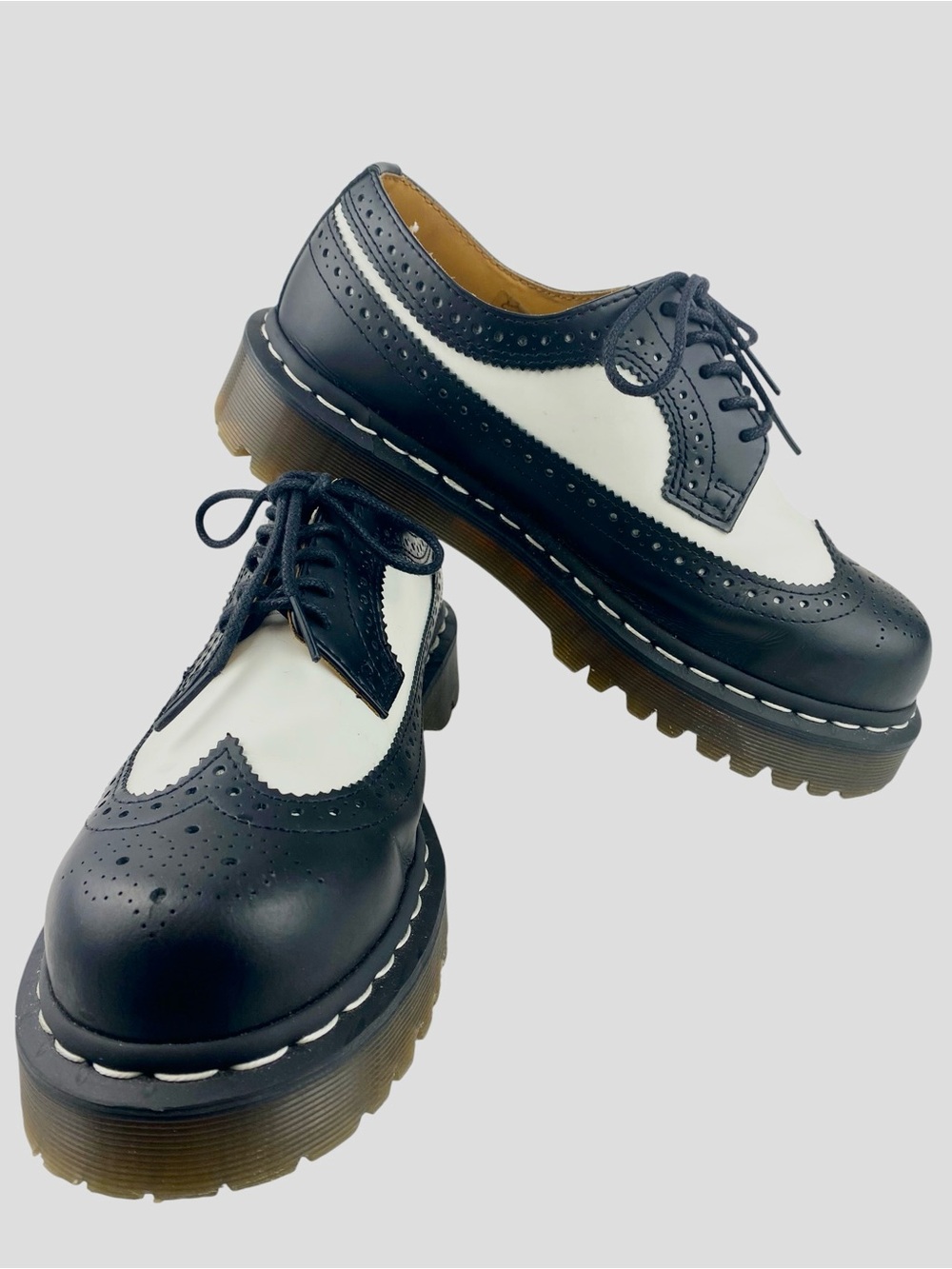 Dr. Martens 3989 Bex Smooth Leather Brogue Shoes Black White Mens 7 Womens 8 - Picture 8 of 14